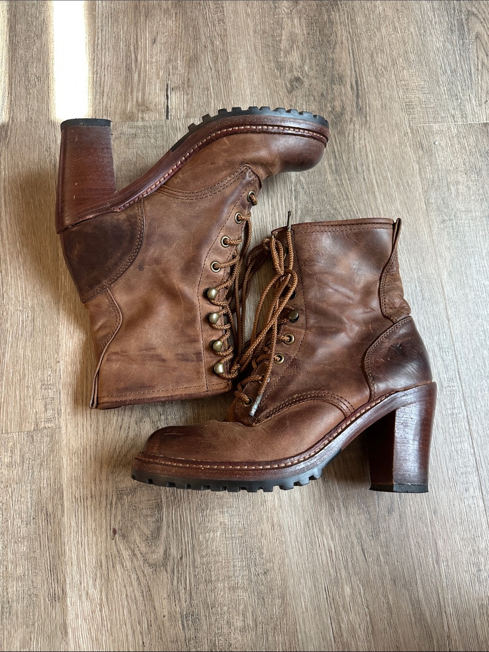 Frye Lucy lace up boots